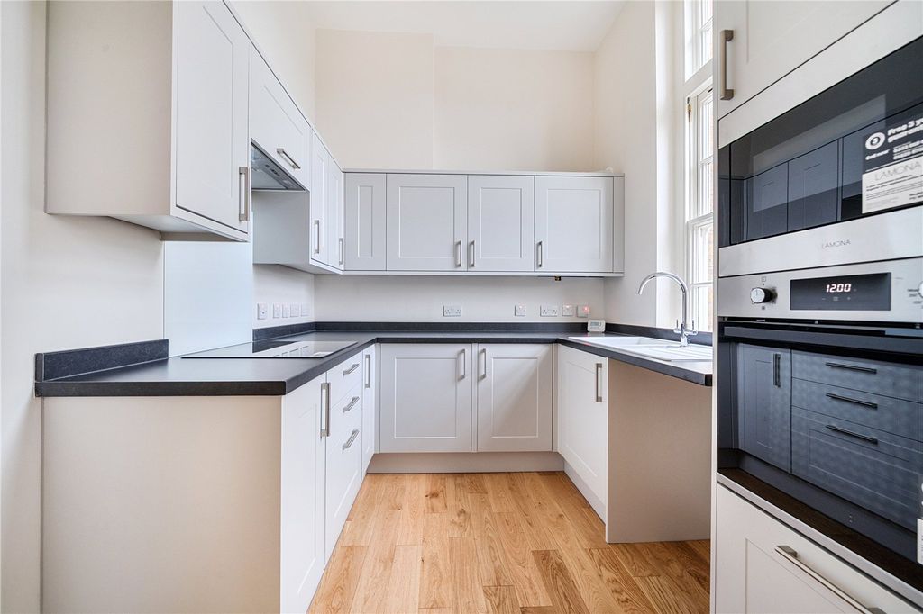 Property photo 3 of 18 Picture No. 06