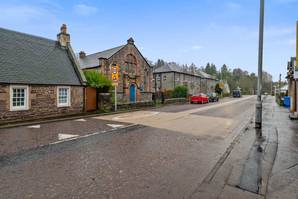 Property photo 3 of 13