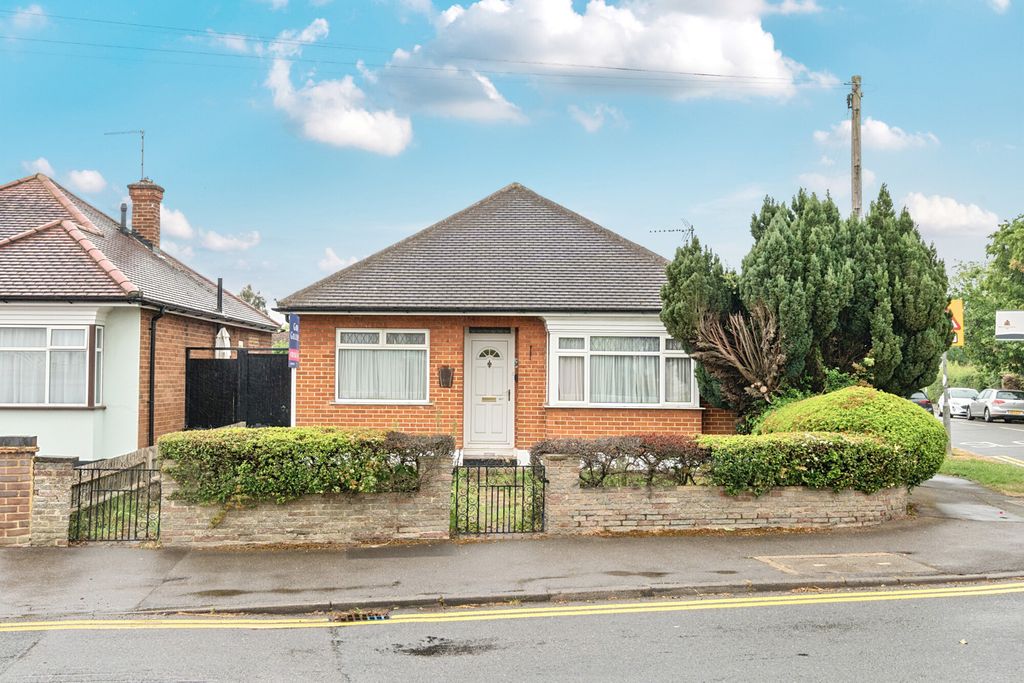 Property photo 1 of 18 1304599-12-683F4F...