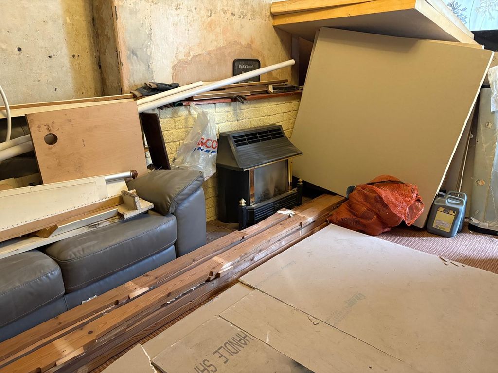 Property photo 2 of 7