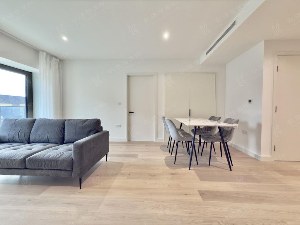 Property photo 3 of 15 Living Room