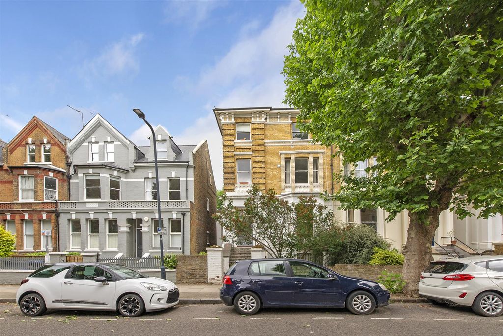Property photo 1 of 14 Flat 1 40 Brondesbury Villas Ext New 2026.Jpg