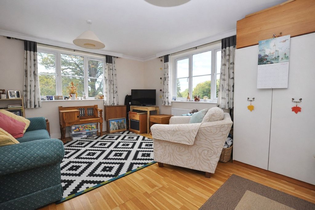 Property photo 2 of 7 Picture No. 14