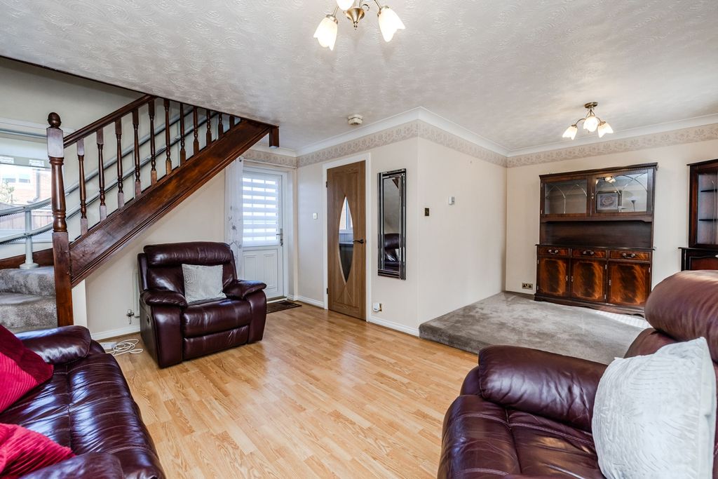 Property photo 3 of 13 C.Lo