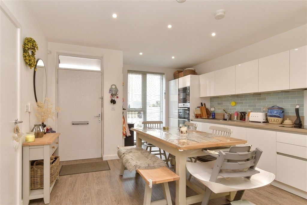 Property photo 1 of 11 Kitchen/ Living Area