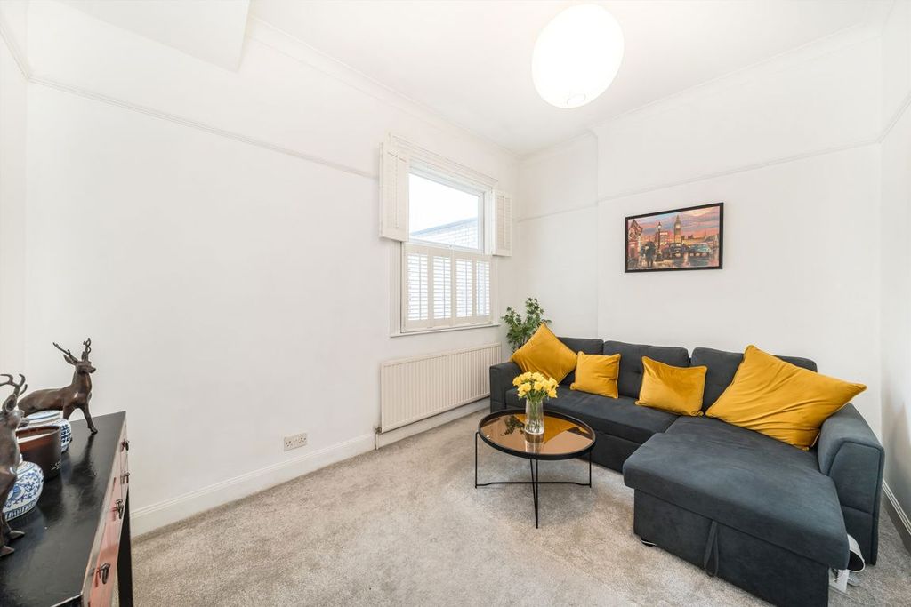 Property photo 3 of 6