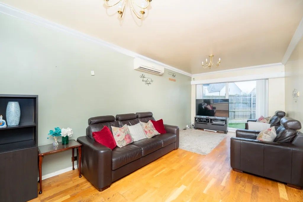 Property photo 2 of 14