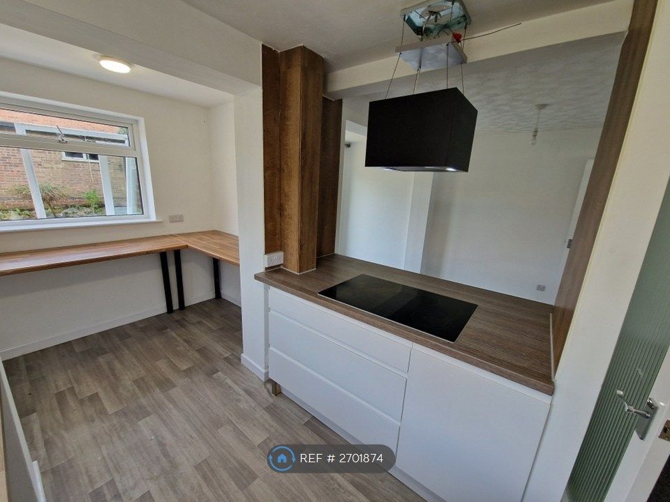 Property photo 2 of 19 Kitchen Hob