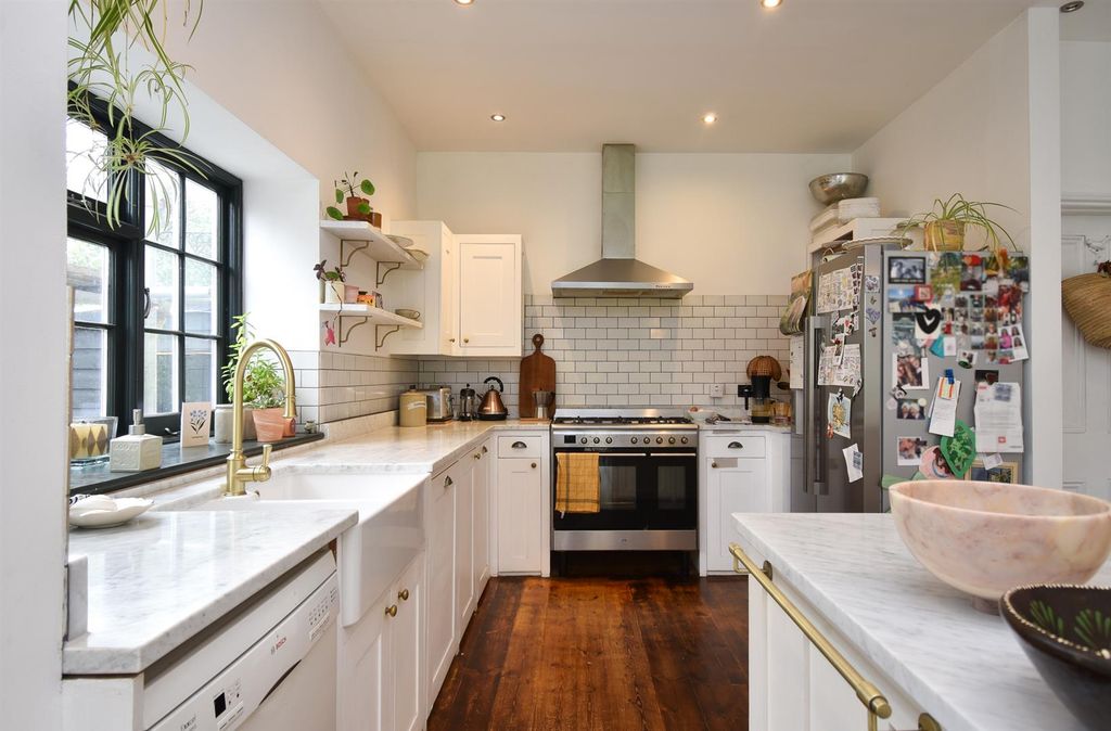 Property photo 2 of 35 Kitchen/Diner