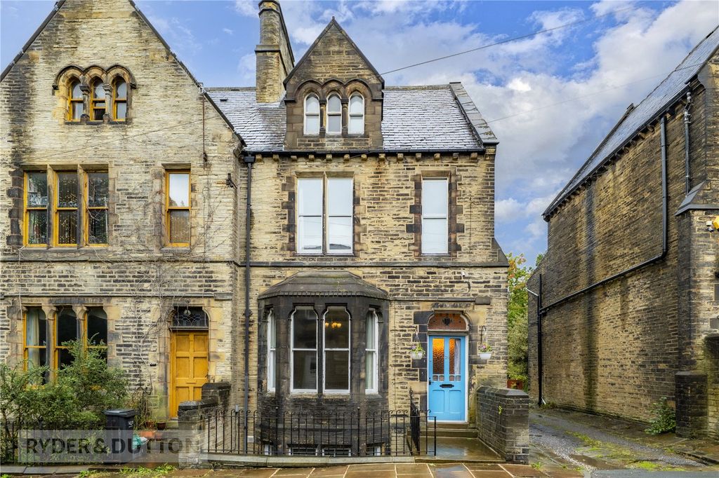 Property photo 1 of 36 Picture No. 01