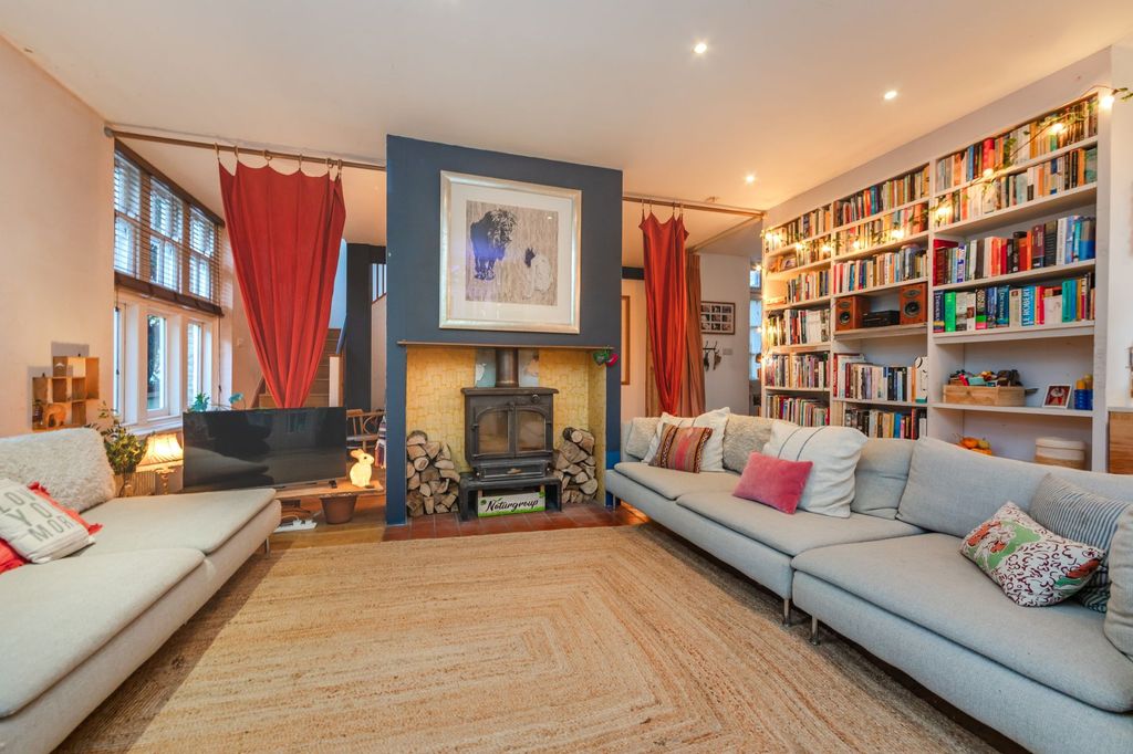 Property photo 3 of 30