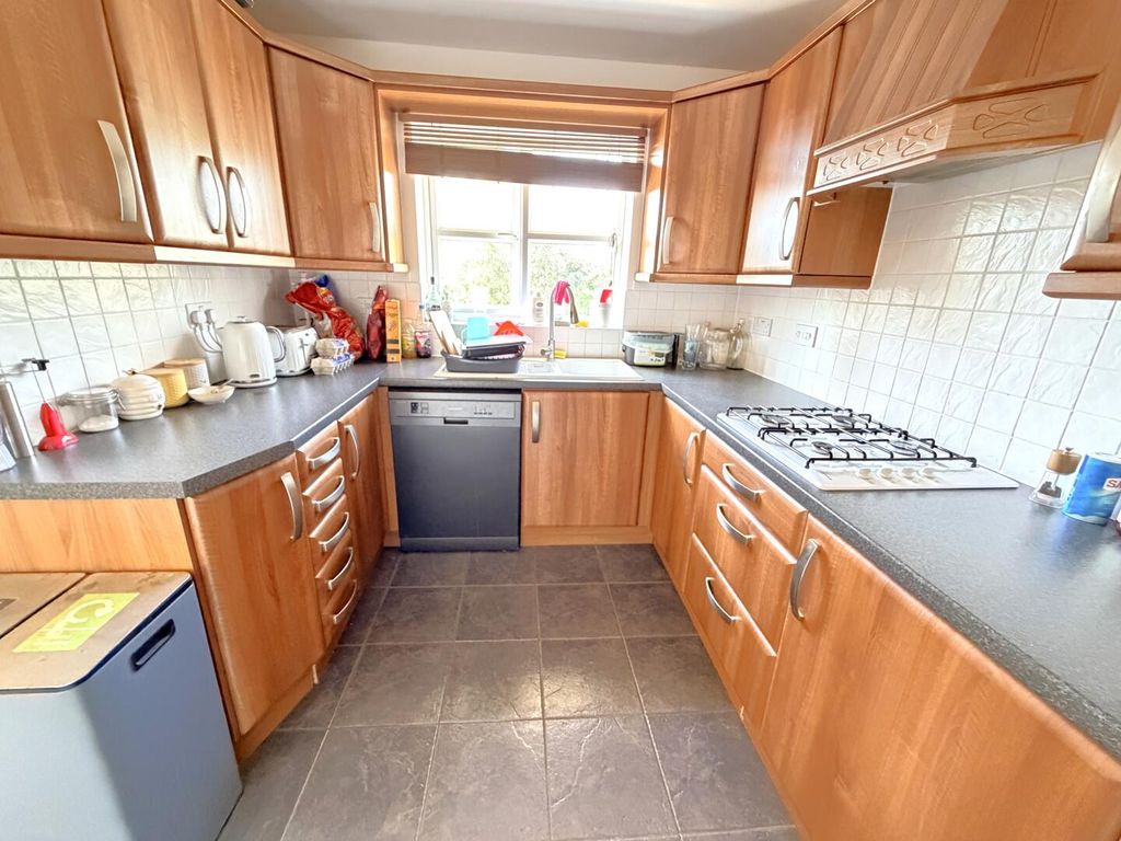 Property photo 3 of 30 Kitchen