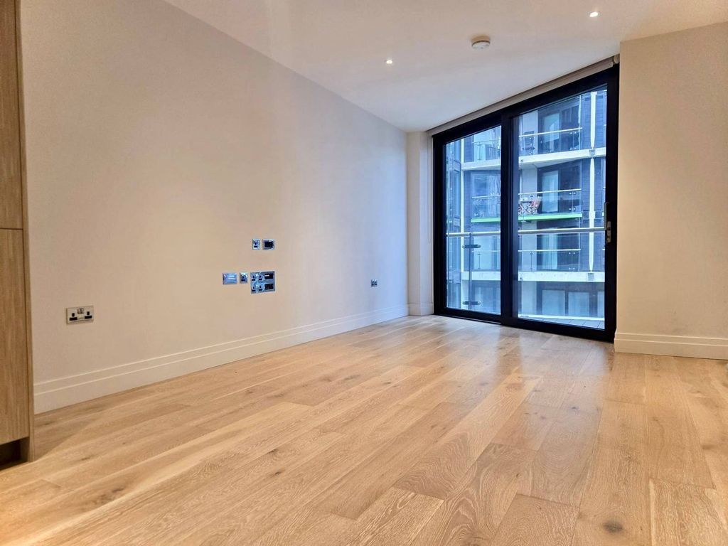 Property photo 2 of 11 Gallery