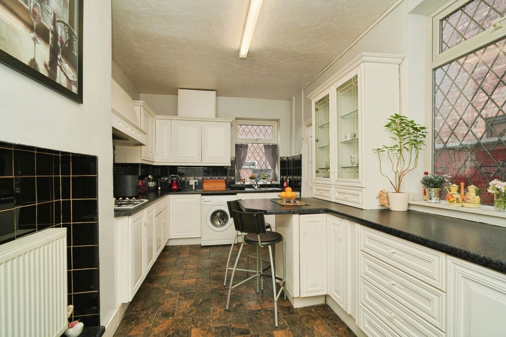 Property photo 1 of 15 Kitchen