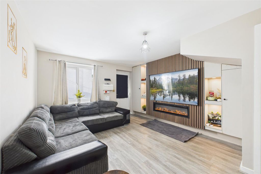 Property photo 3 of 11 Cam04235G0-Pr0107-Still002.Jpg