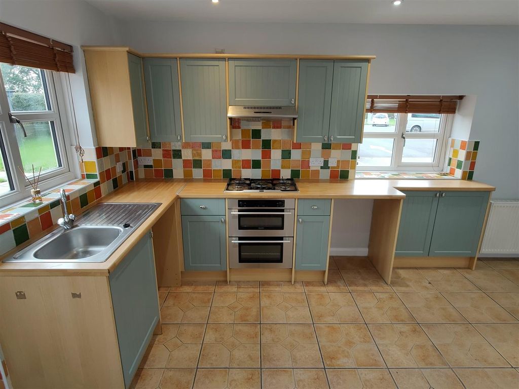 Property photo 2 of 15 Kitchen