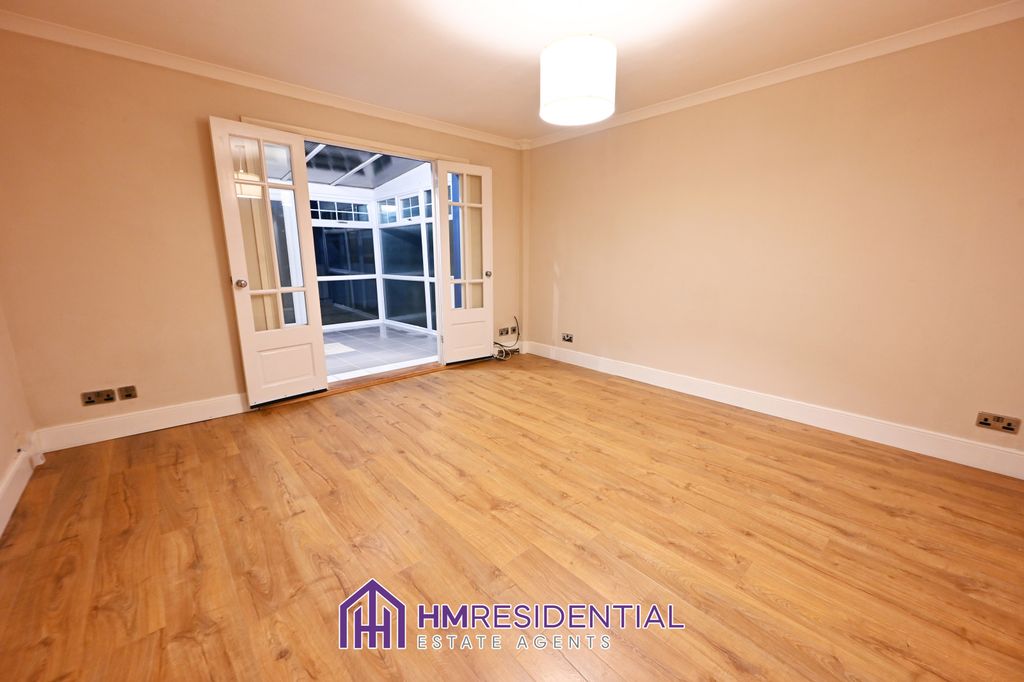 Property photo 2 of 9 Gallery