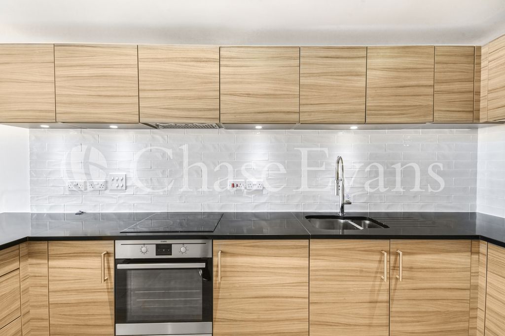 Property photo 2 of 16 Kitchen