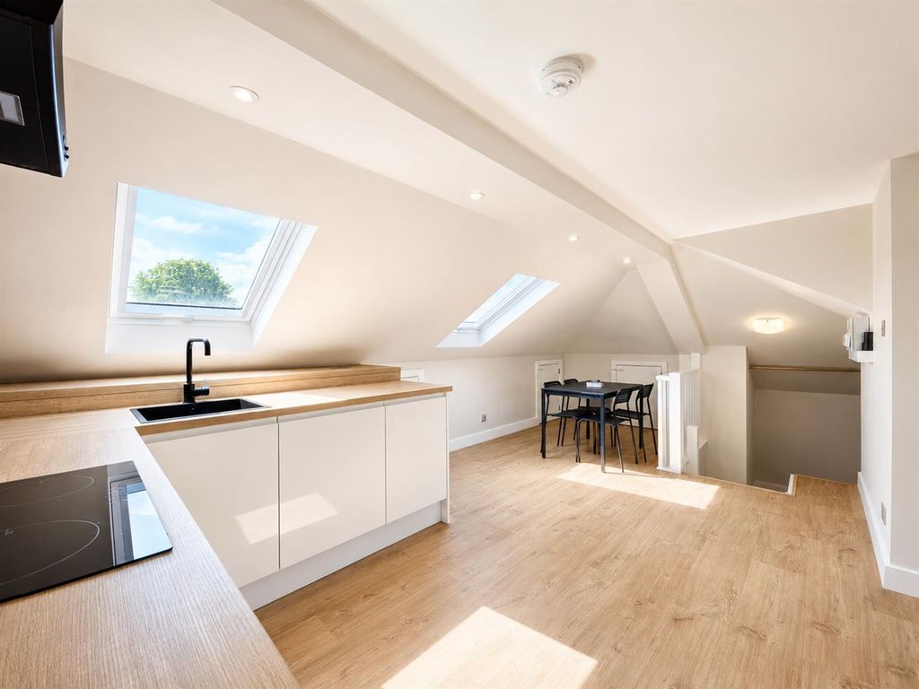 Property photo 1 of 11 Kitchen Diner