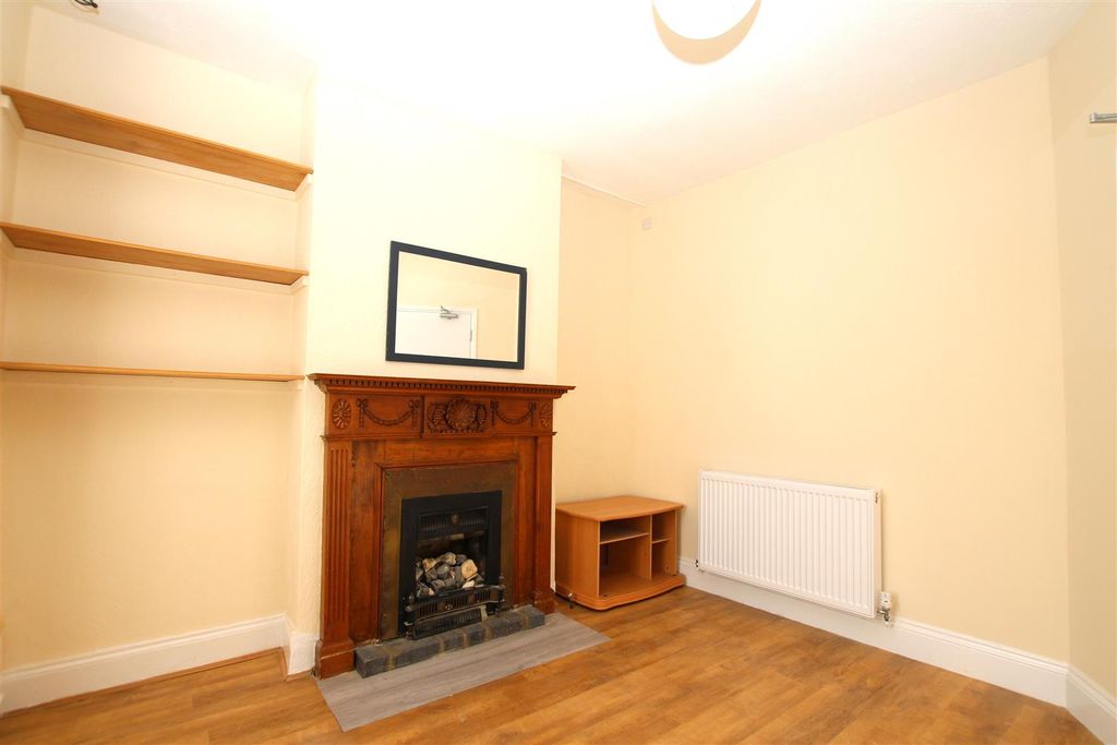 Property photo 3 of 20