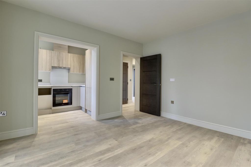 Property photo 3 of 19 76F864Eb-8F5D-42D2-910C-430446Afc42D_1_201_A.Jpeg