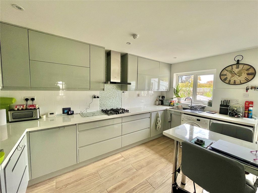 Property photo 2 of 24 Picture No. 20