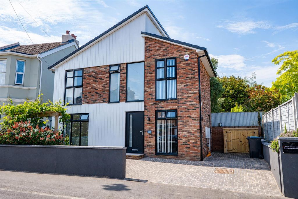 Property photo 1 of 12 9c37A63F-Fefe-4014-93d9-30ba1822E543.Png