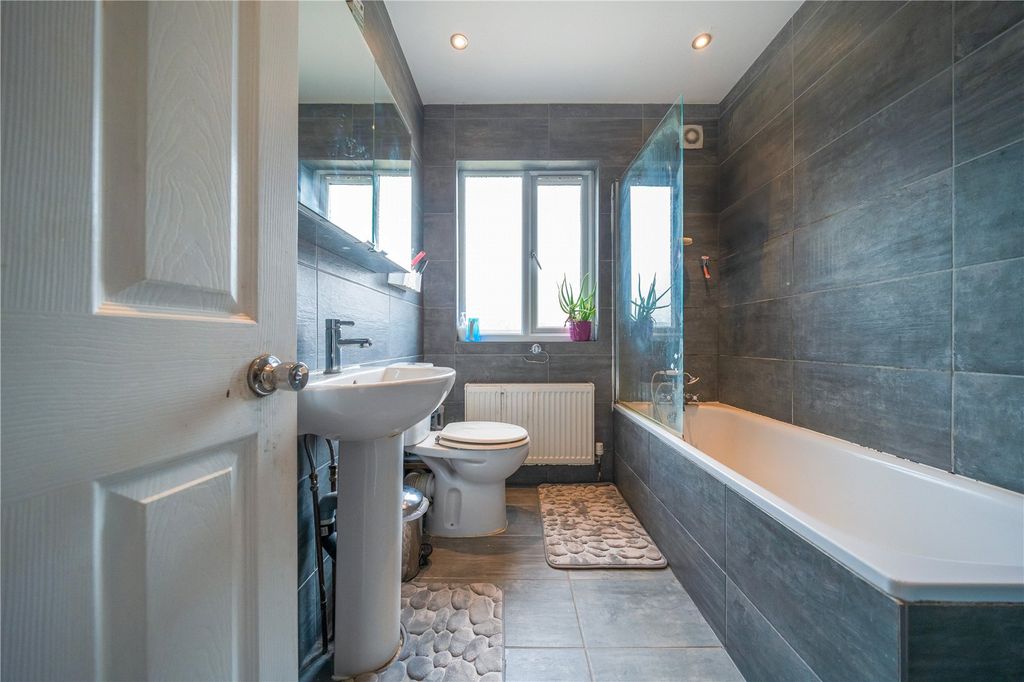 Property photo 3 of 12 Picture No. 06