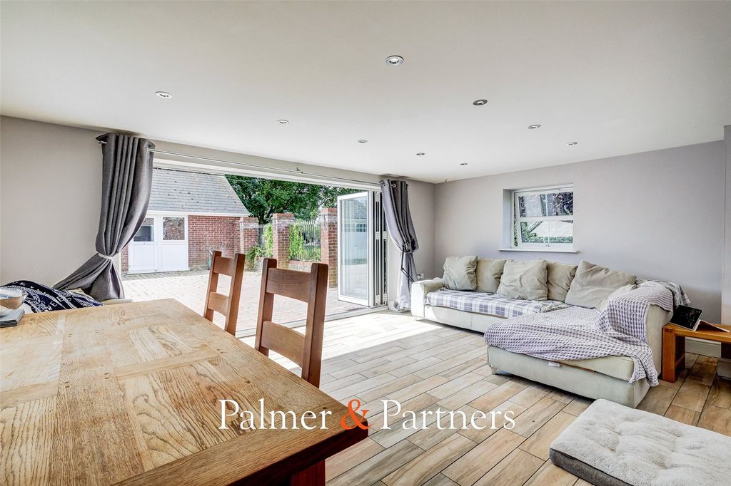 Property photo 2 of 46 Picture No. 76