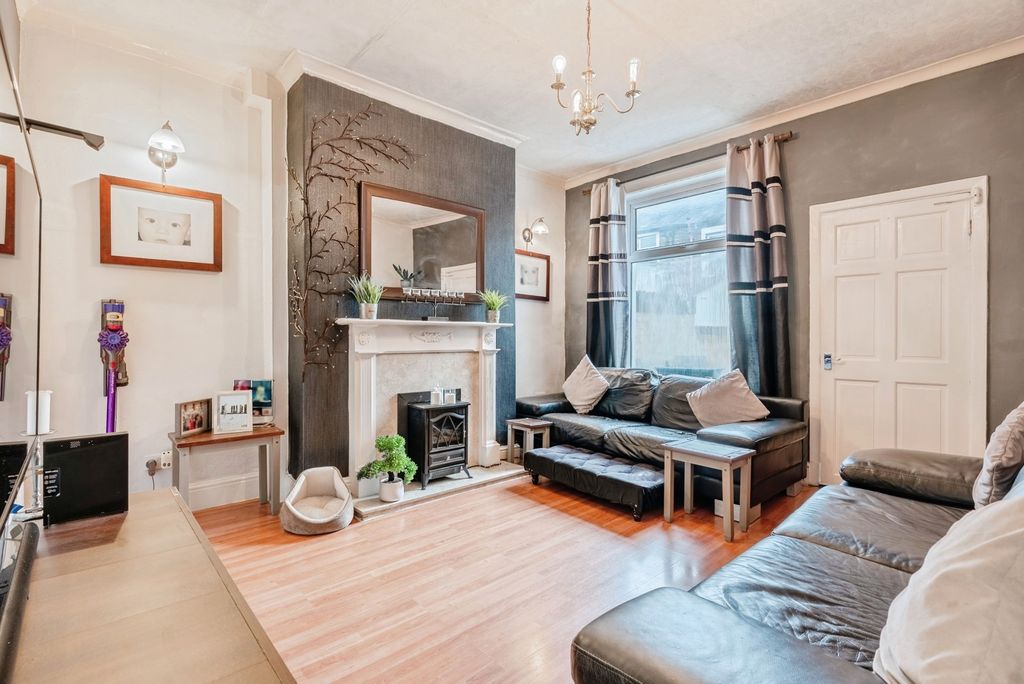 Property photo 2 of 14 Pbox-Img.Jpg