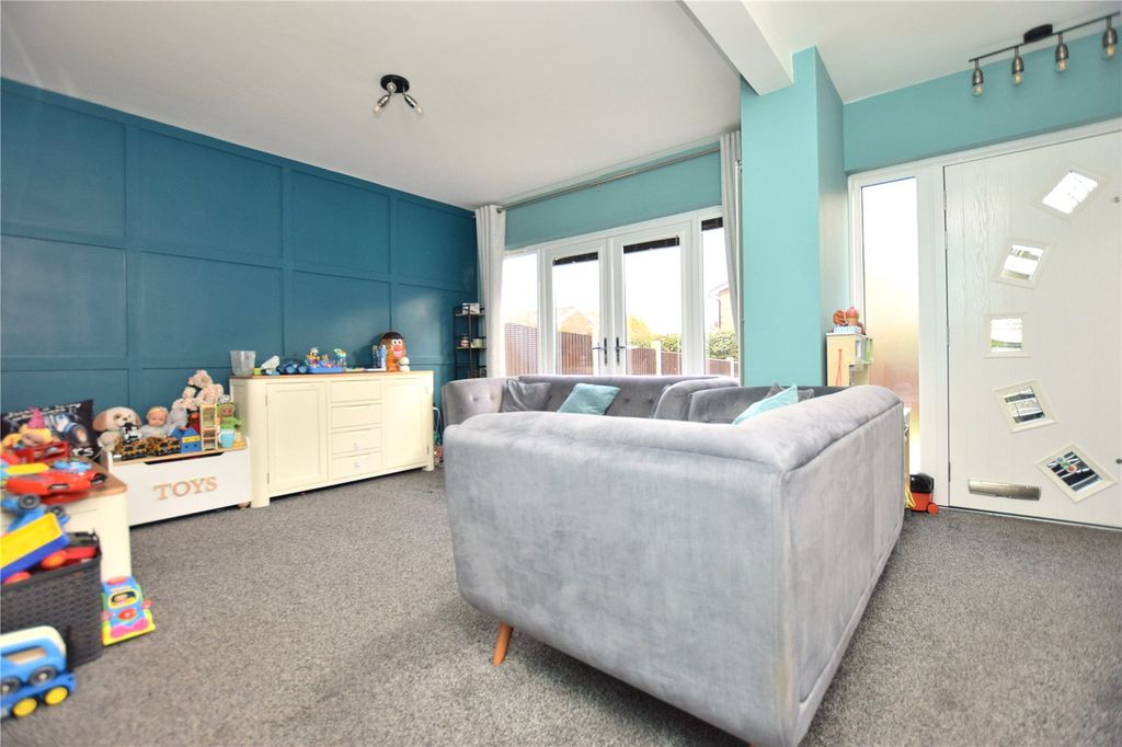 Property photo 3 of 13 Picture No. 02