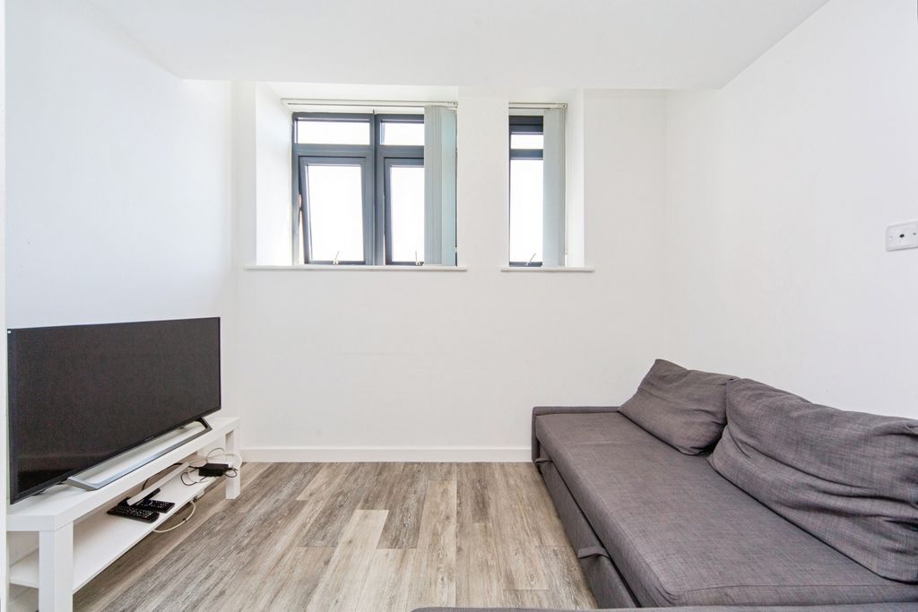 Property photo 3 of 16 Pbox-Img.Jpg