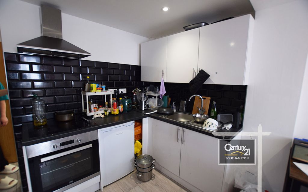 Property photo 1 of 3