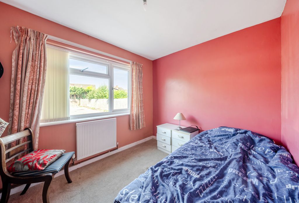 Property photo 3 of 13 1335370-3-689B231...