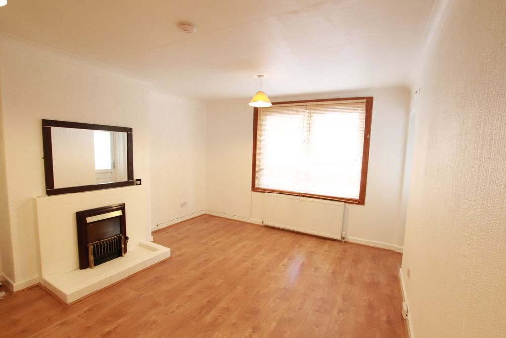 Property photo 2 of 6 Lounge