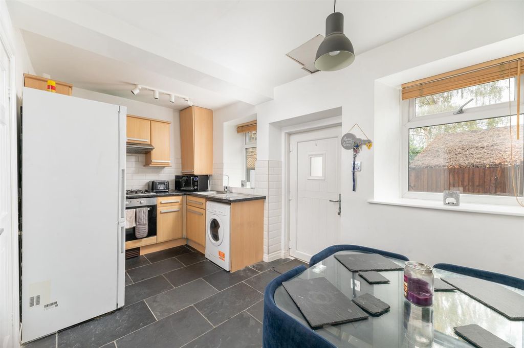 Property photo 3 of 20 Dining Kitchen