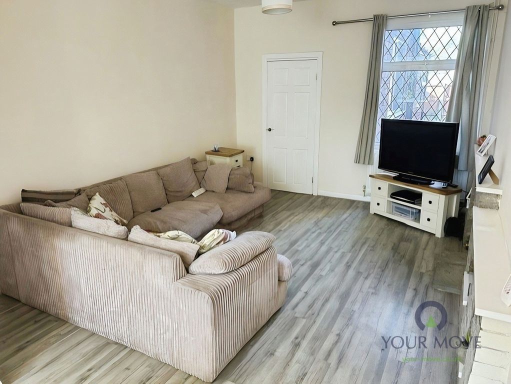 Property photo 3 of 12 Lounge Area