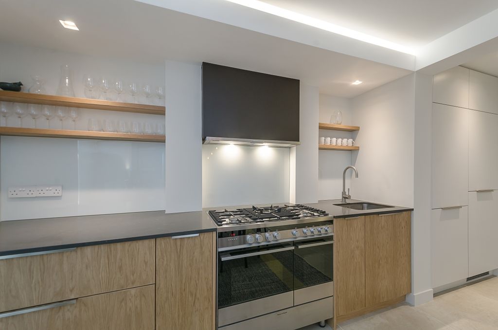 Property photo 3 of 14 Kitchen