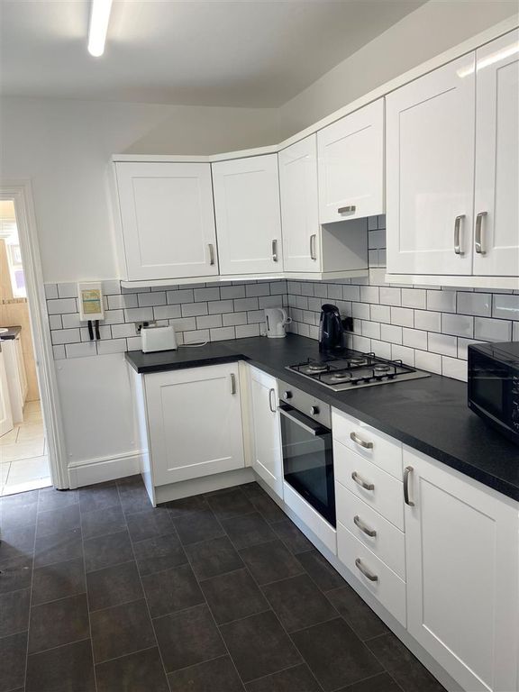 Property photo 3 of 9 Kicthen 1.Jpg