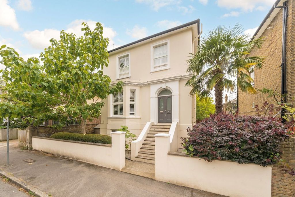 Property photo 1 of 6