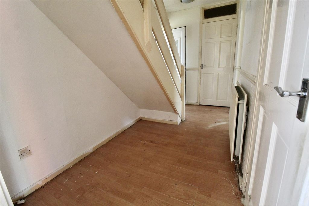 Property photo 2 of 15 Entrance Hallway