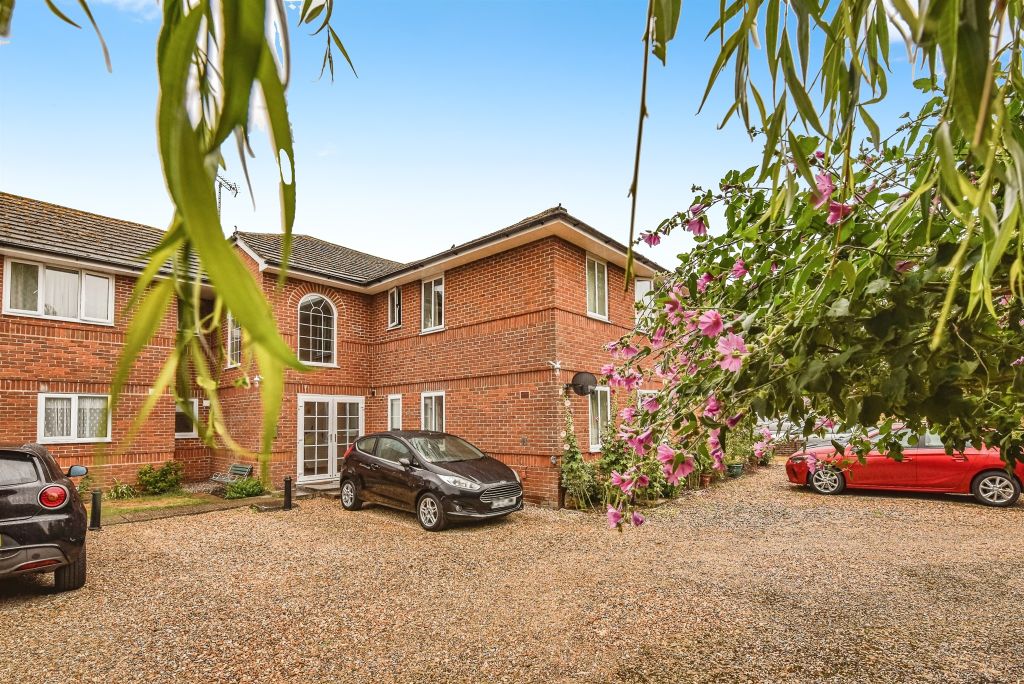 Property photo 3 of 12