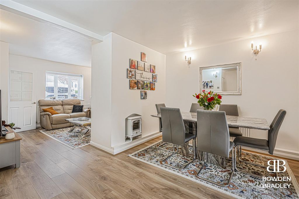 Property photo 2 of 15 Dining Room