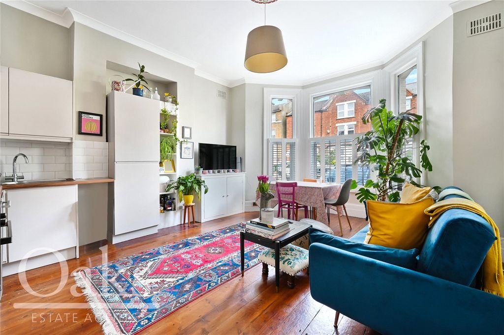 Property photo 3 of 11 Picture No. 01