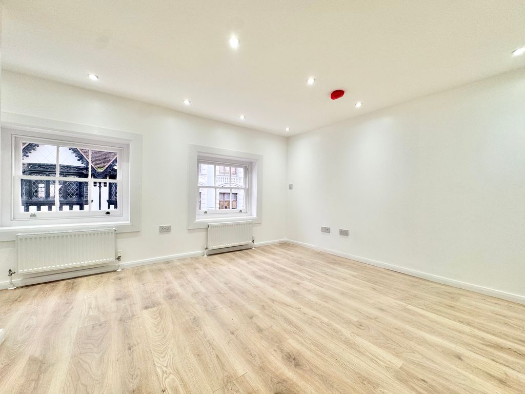 Property photo 1 of 6 Living Room