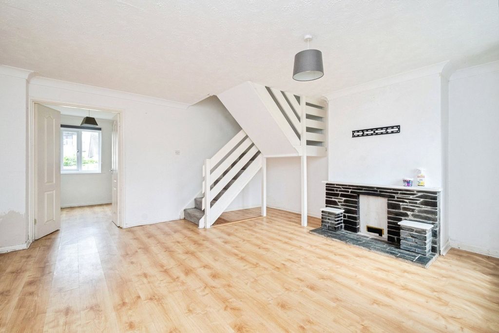 Property photo 2 of 16 Pbox-Img.Jpg