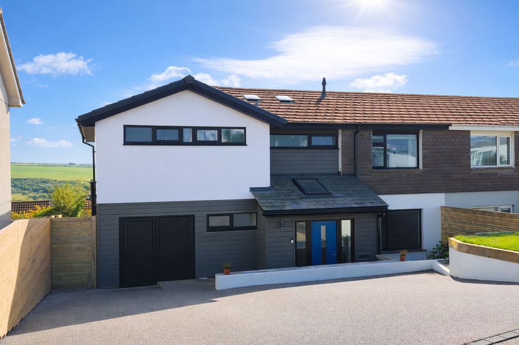 Property photo 1 of 33 External