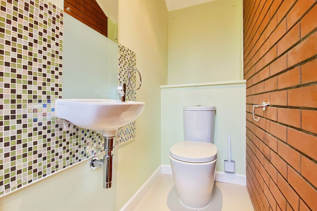 Property photo 3 of 12 Cloakroom/wc