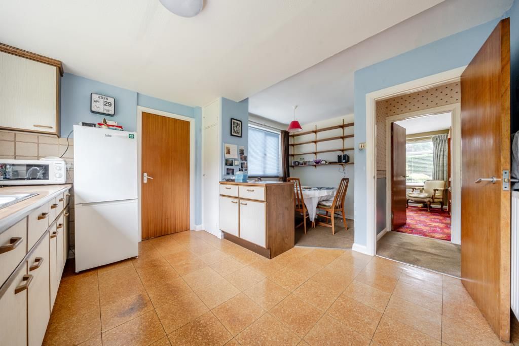 Property photo 3 of 20 Kitchen
