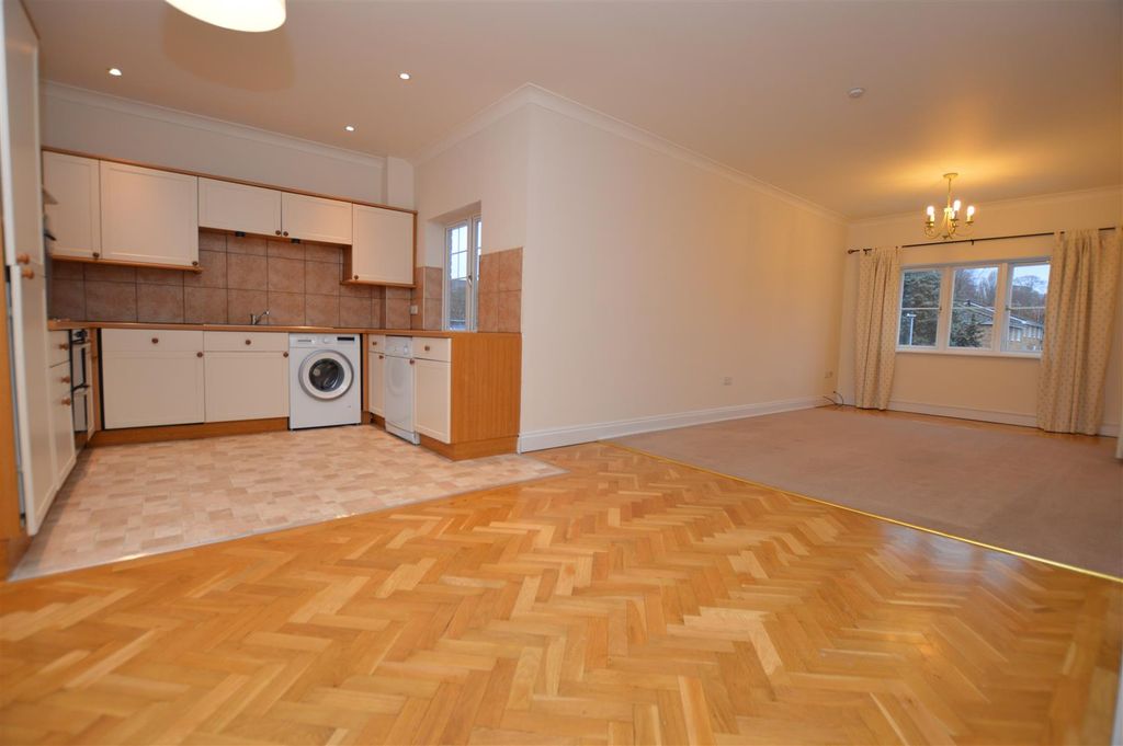 Property photo 2 of 6 6B Cadogan Place- New (2).Jpg